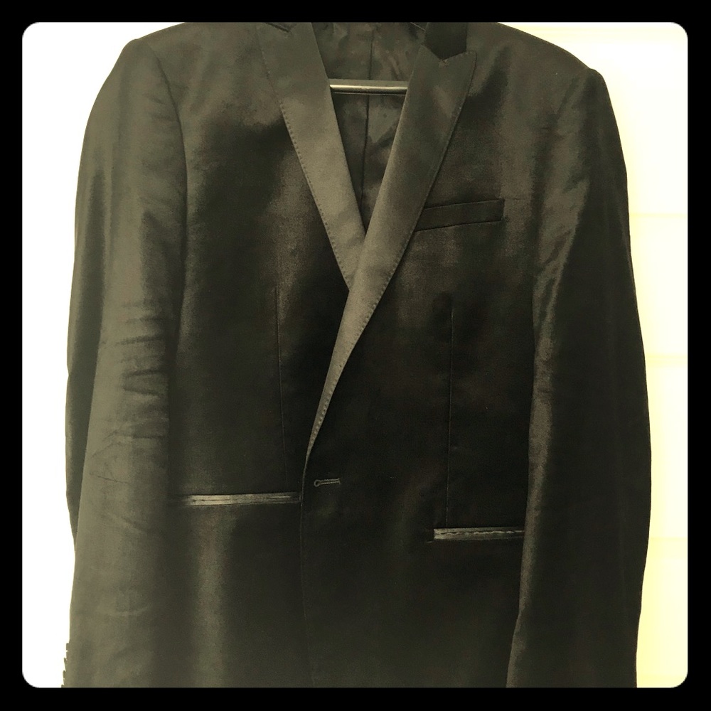 Express Men’s fitted tux/suit jacket. BLACK SUEDE.